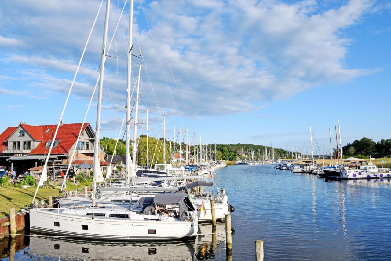 Schoenes Ferienhaus Mit Kamin Und Sauna Im Ostseebad Sellin Extérieur photo