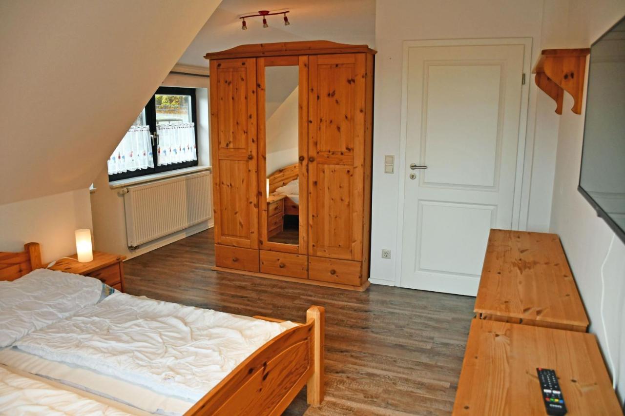 Schoenes Ferienhaus Mit Kamin Und Sauna Im Ostseebad Sellin Extérieur photo