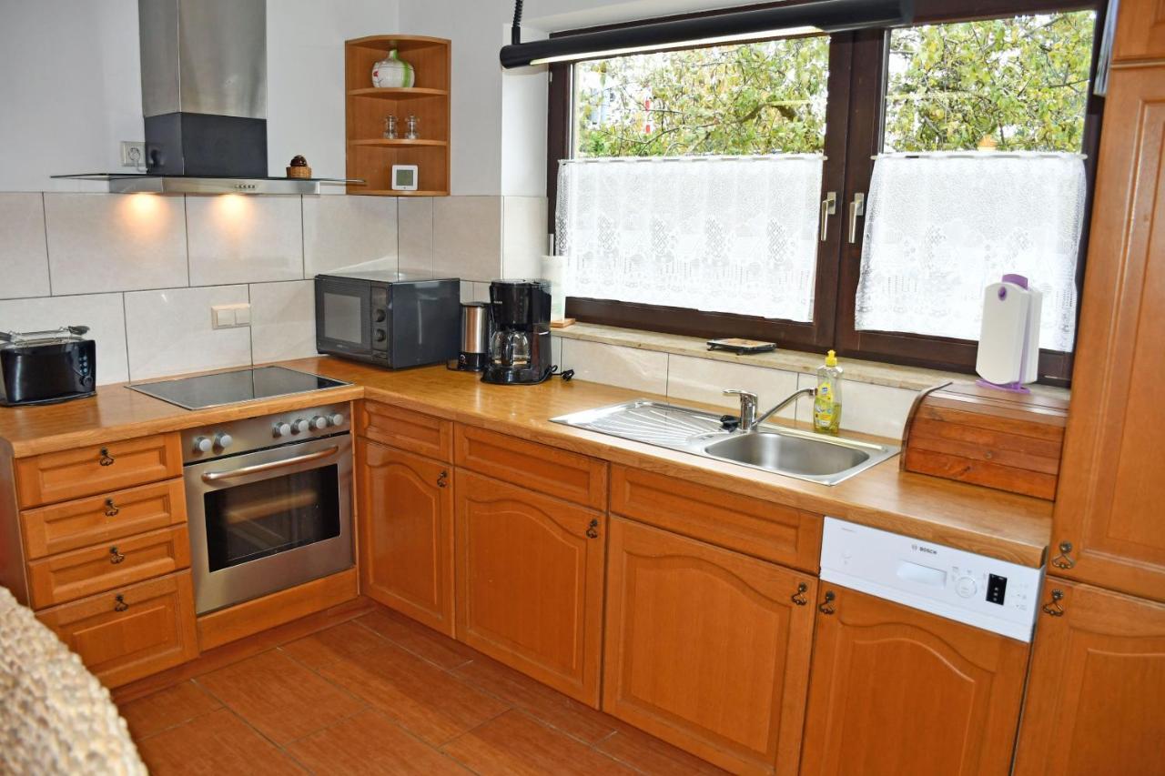 Schoenes Ferienhaus Mit Kamin Und Sauna Im Ostseebad Sellin Extérieur photo