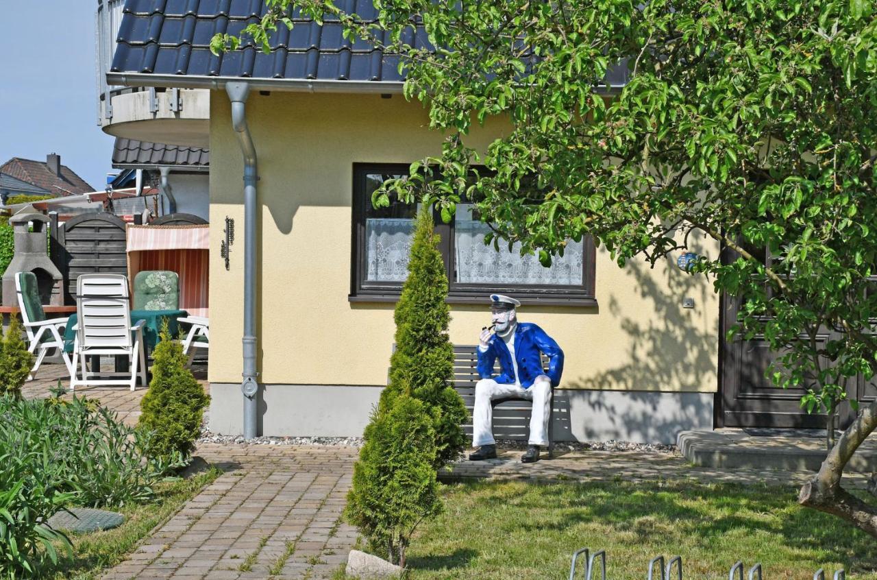 Schoenes Ferienhaus Mit Kamin Und Sauna Im Ostseebad Sellin Extérieur photo